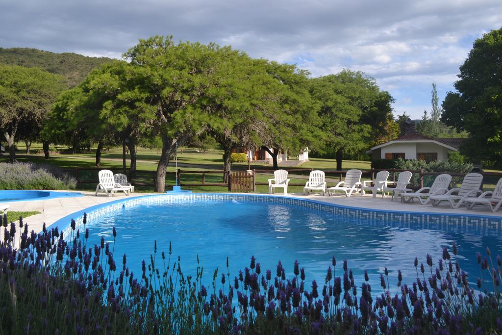 Cabanas Los Algarrobos Villa General Belgrano Exteriör bild