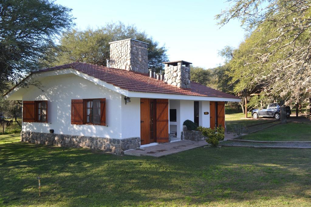 Cabanas Los Algarrobos Villa General Belgrano Rum bild